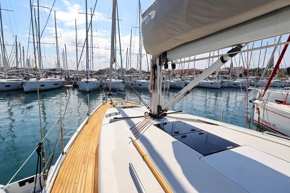 Hanse 415, Pretty Woman | Yacht Charter Croatia