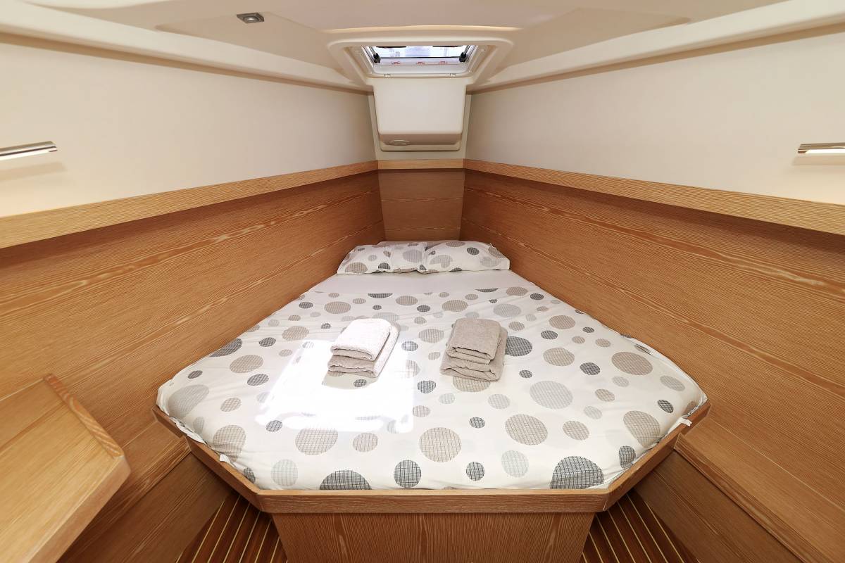 Hanse 415, Pretty Woman | Yacht Charter Croatia