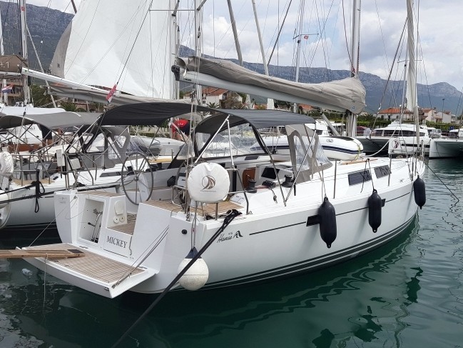 Hanse 415, Mickey | Yacht Charter Croatia