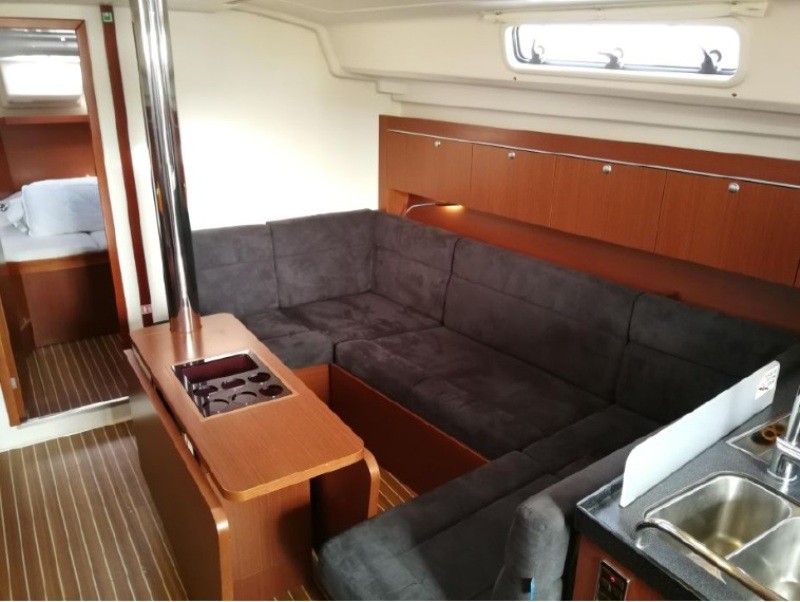 Hanse 415, Mickey | Yacht Charter Croatia