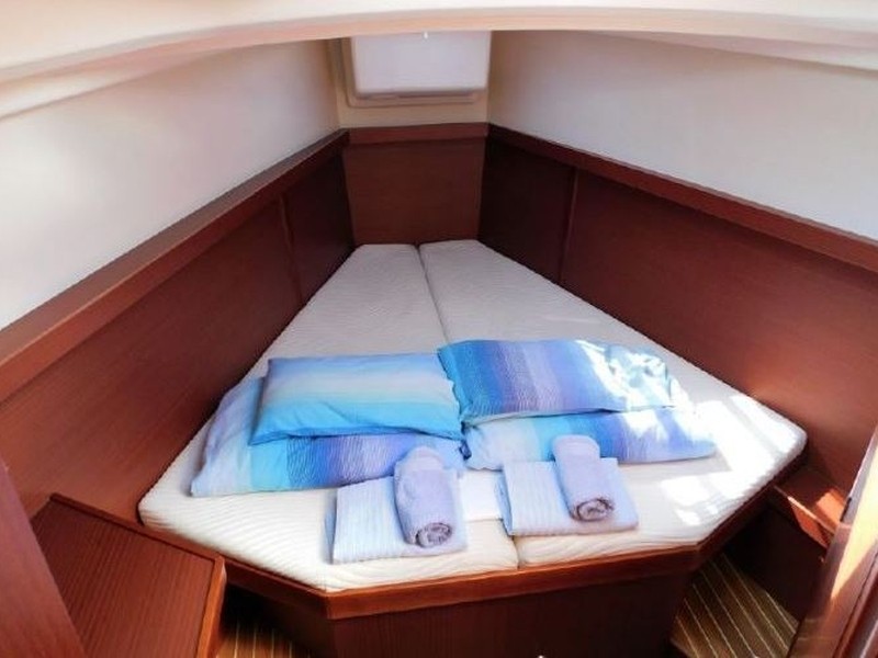 Hanse 415, Mickey | Yacht Charter Croatia