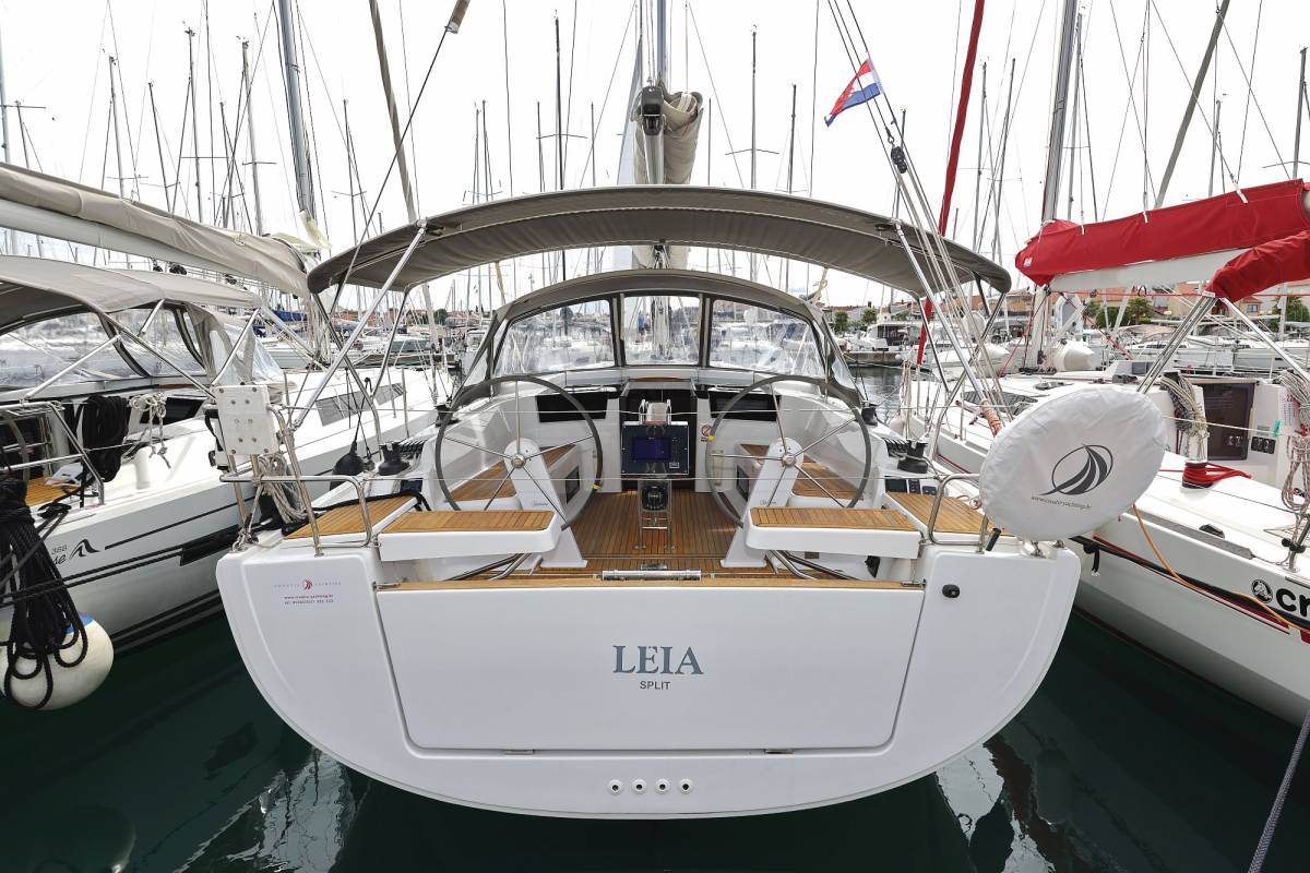 Hanse 418, Leia | Yacht Charter Croatia