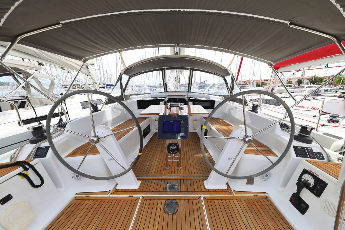 Hanse 418, Leia | Yacht Charter Croatia