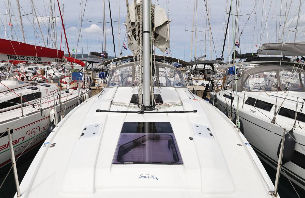 Hanse 418, Leia | Yacht Charter Croatia