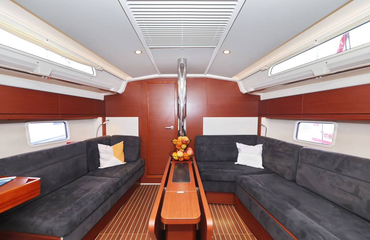 Hanse 418, Leia | Yacht Charter Croatia