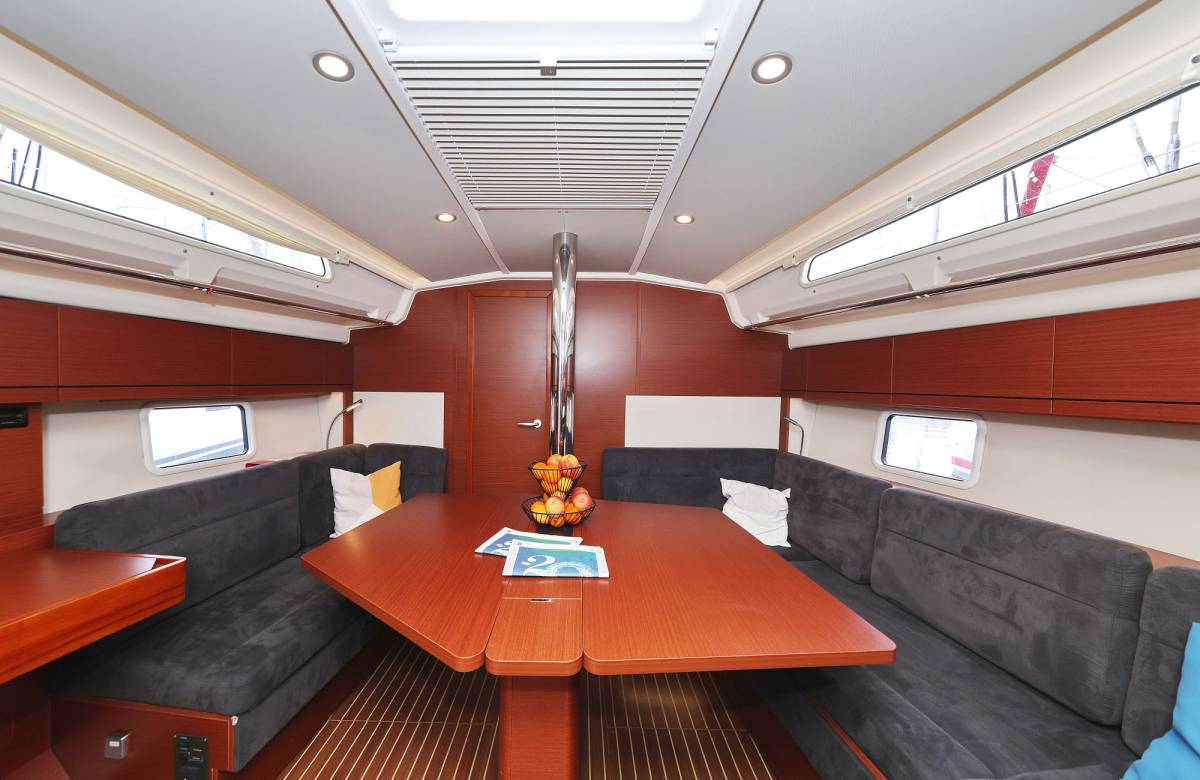 Hanse 418, Leia | Yacht Charter Croatia