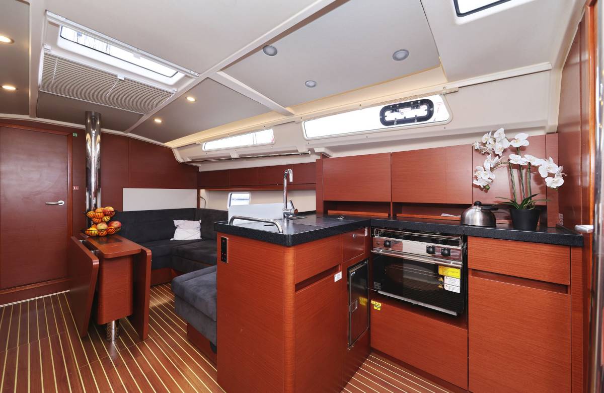 Hanse 418, Leia | Yacht Charter Croatia