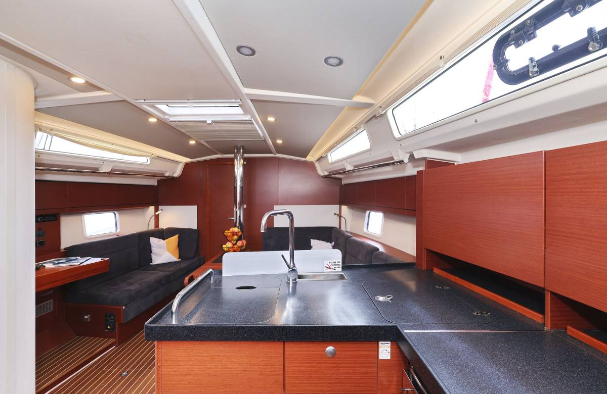 Hanse 418, Leia | Yacht Charter Croatia