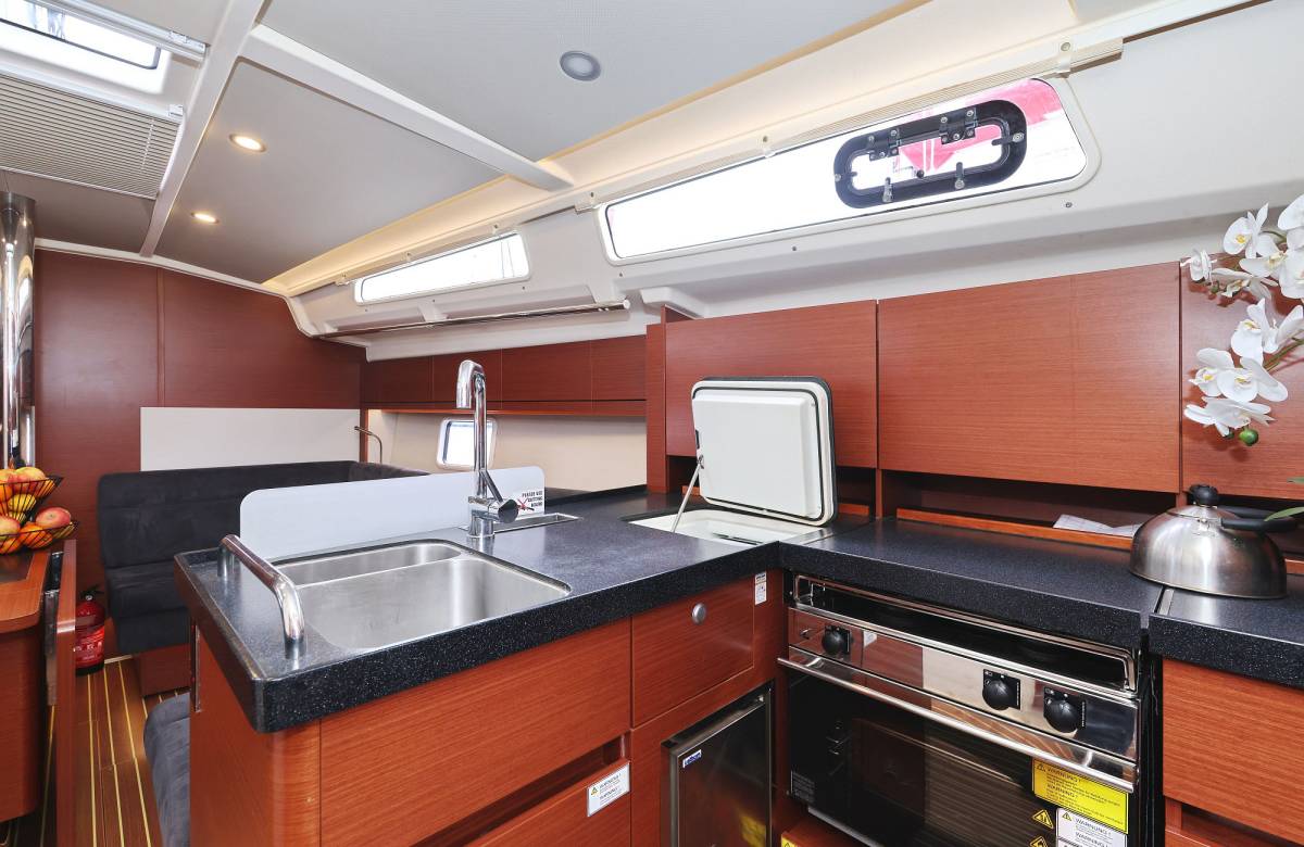 Hanse 418, Leia | Yacht Charter Croatia