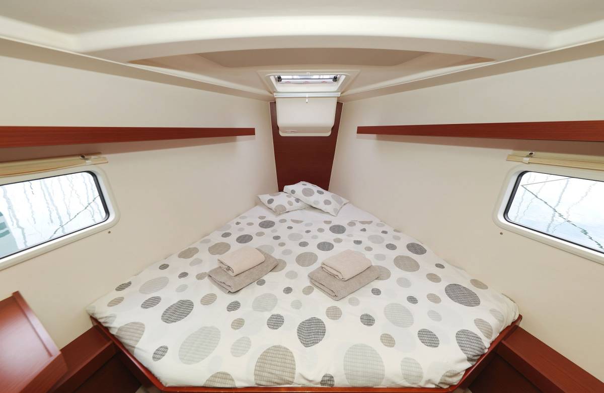 Hanse 418, Leia | Yacht Charter Croatia