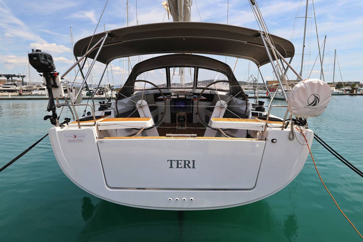 Hanse 418, Teri | Yacht Charter Croatia