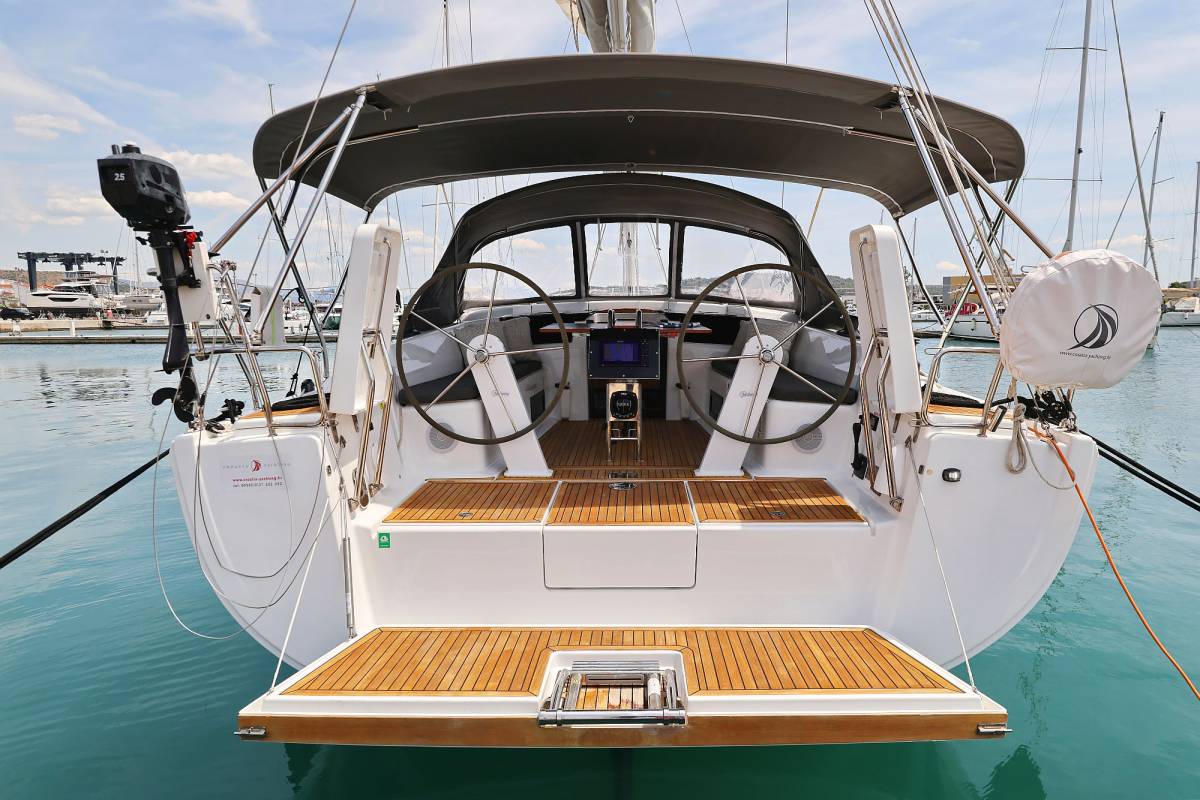 Hanse 418, Teri | Yacht Charter Croatia