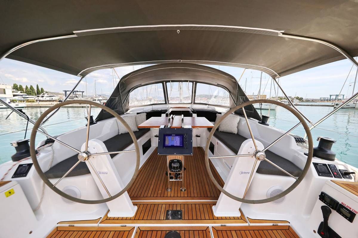 Hanse 418, Teri | Yacht Charter Croatia