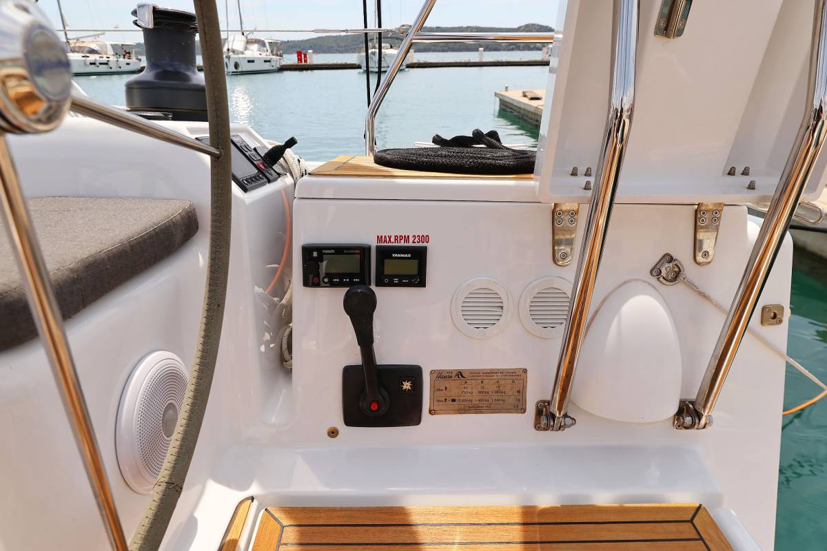 Hanse 418, Teri | Yacht Charter Croatia