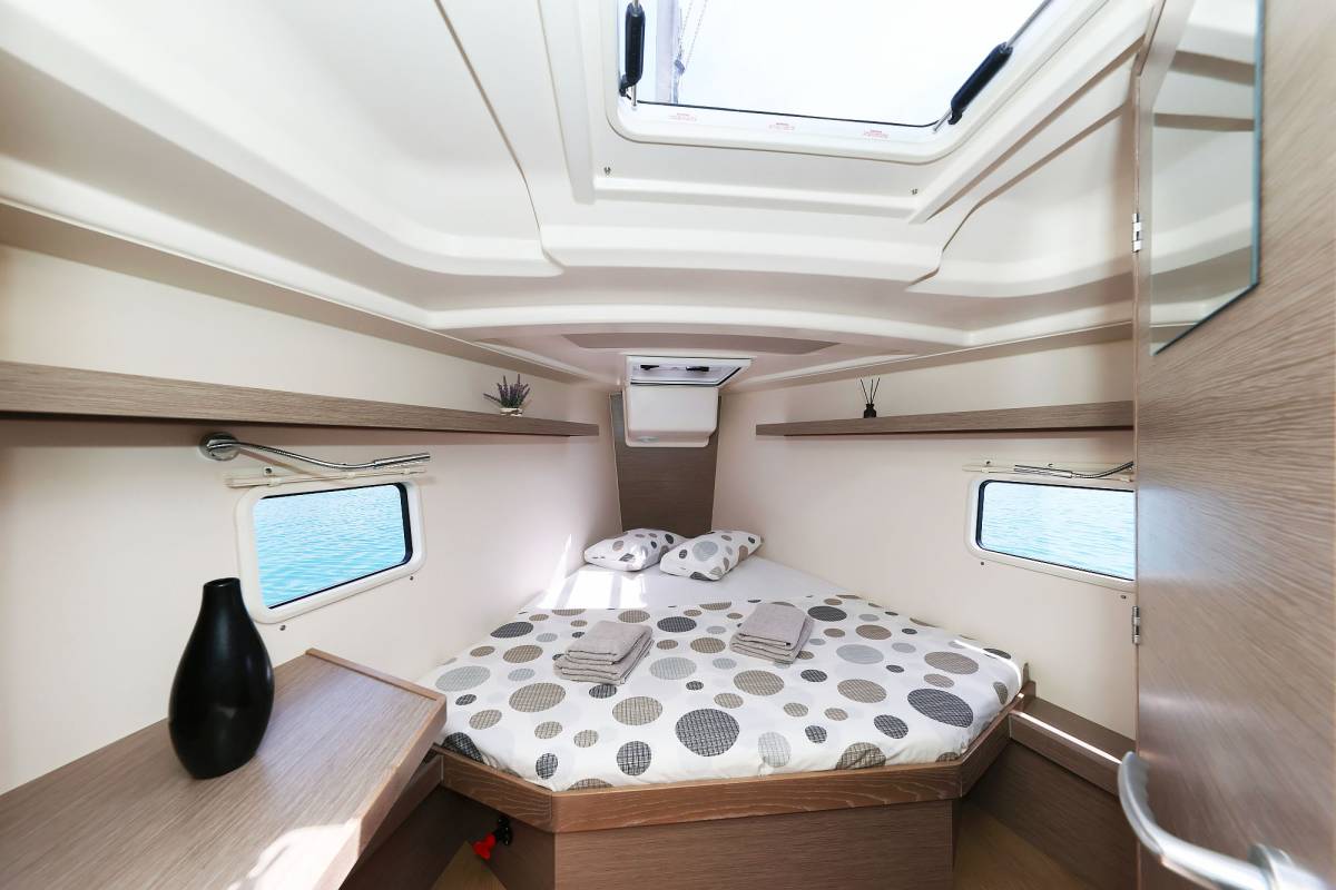 Hanse 418, Teri | Yacht Charter Croatia