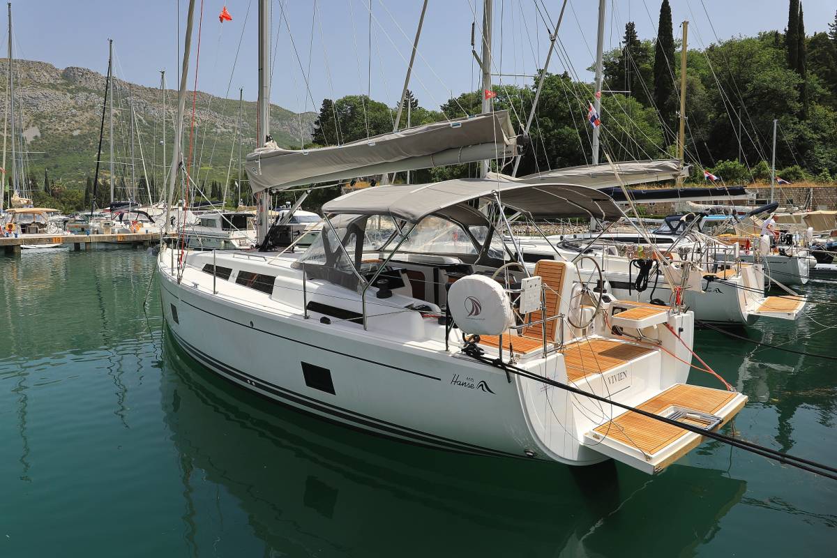 Hanse 418, Vivien | Noleggio di Yacht Croazia