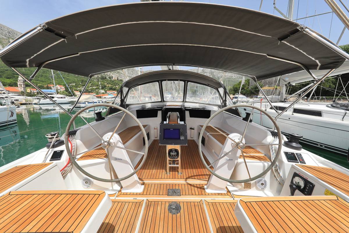Hanse 418, Vivien | Noleggio di Yacht Croazia