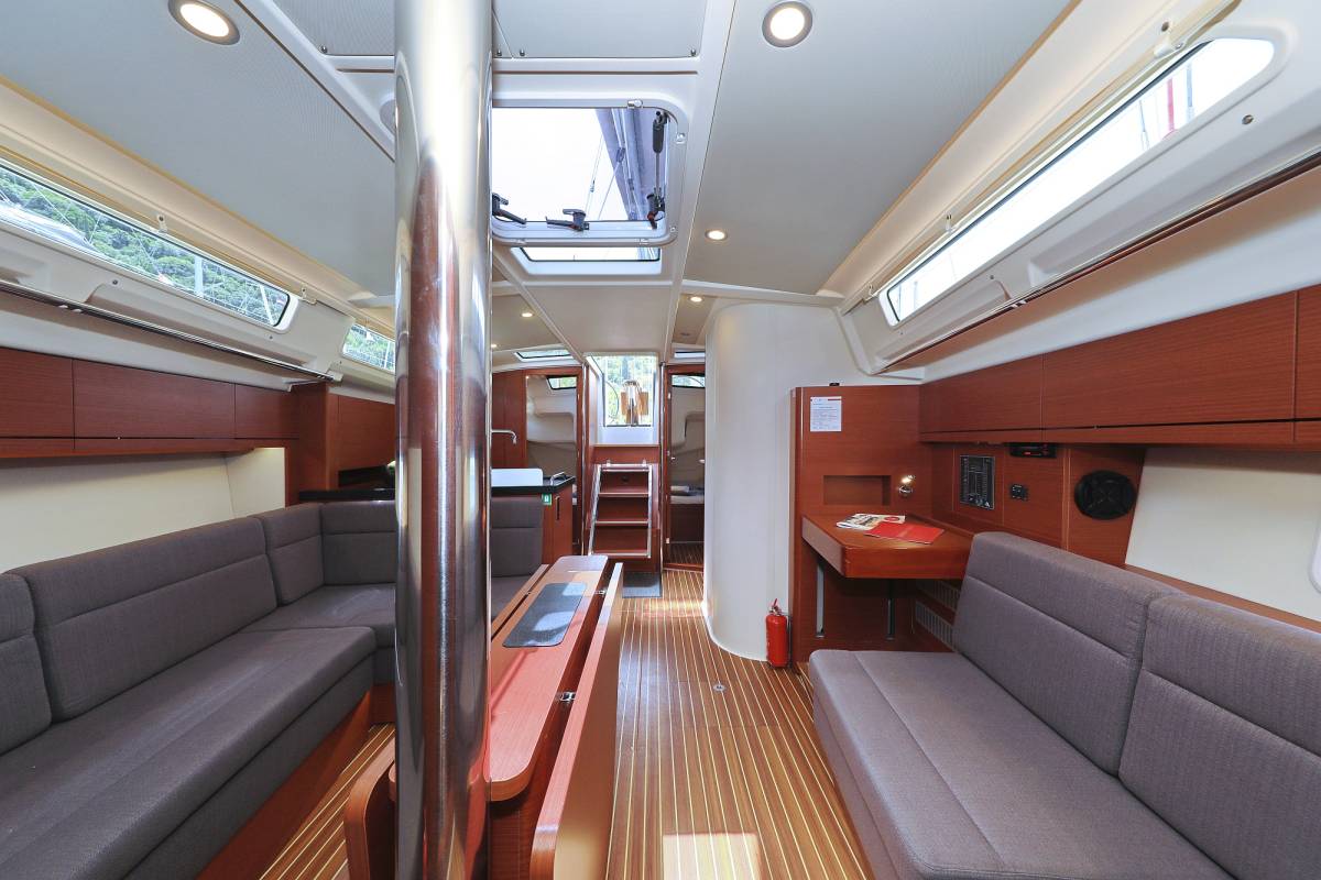Hanse 418, Vivien | Noleggio di Yacht Croazia