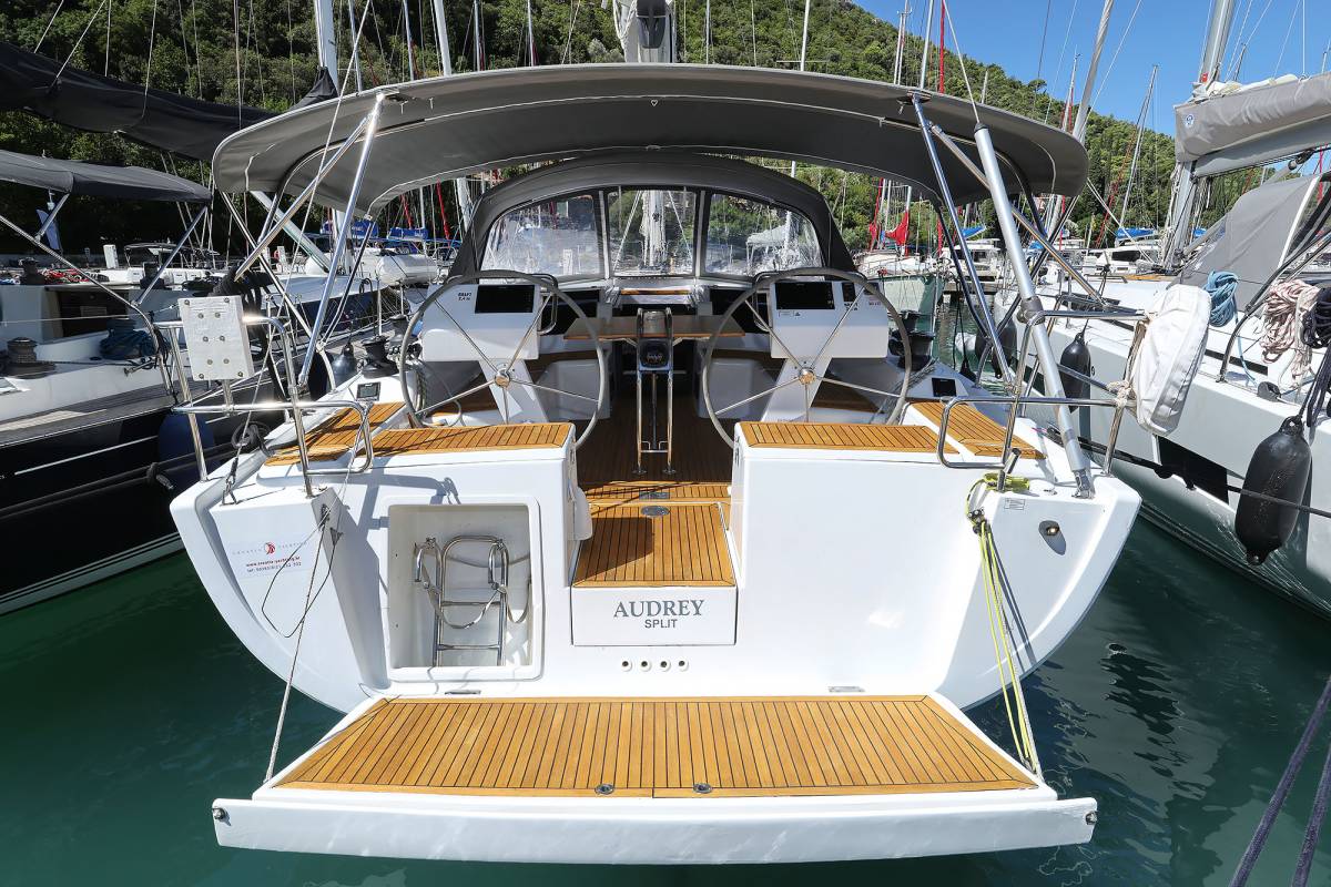 Hanse 455, Audrey | Yacht Charter Croatia