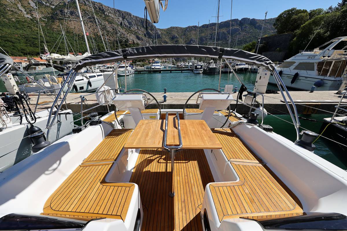 Hanse 455, Audrey | Yacht Charter Croatia