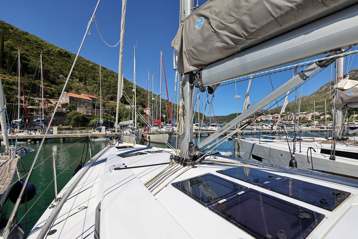 Hanse 455, Audrey | Yacht Charter Croatia