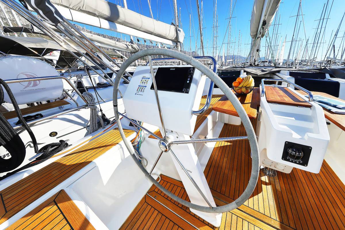 Hanse 455, Lorelei | Yacht Charter Croatia