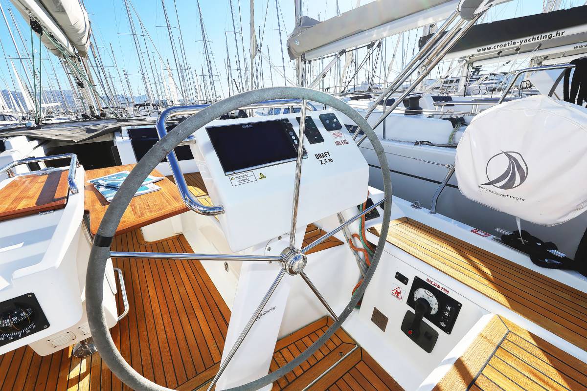 Hanse 455, Lorelei | Yacht Charter Croatia