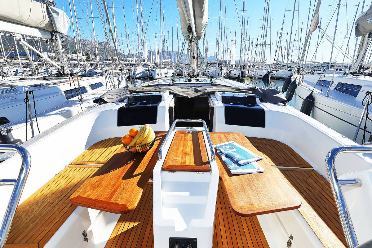 Hanse 455, Lorelei | Yacht Charter Croatia