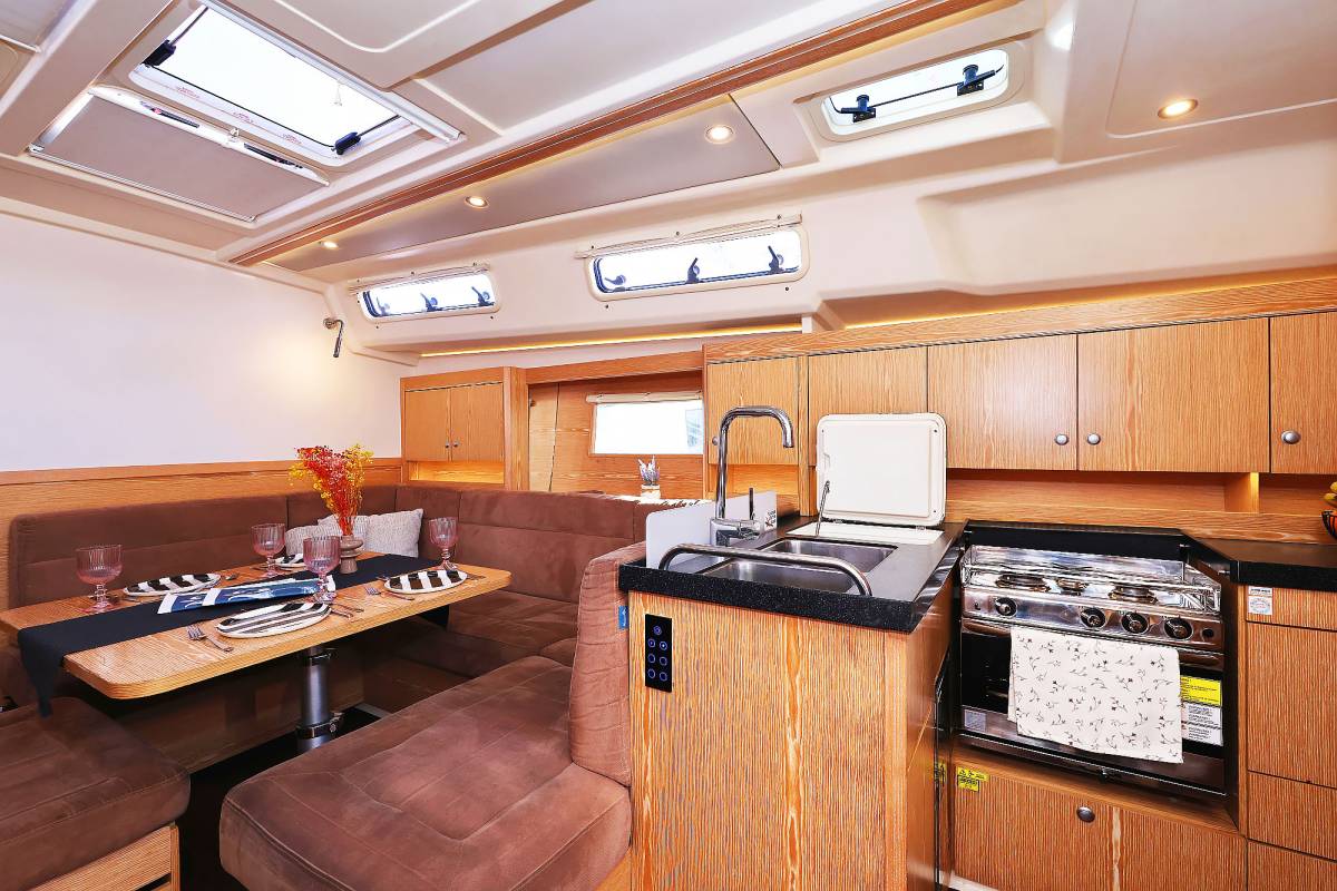 Hanse 455, Lorelei | Yacht Charter Croatia