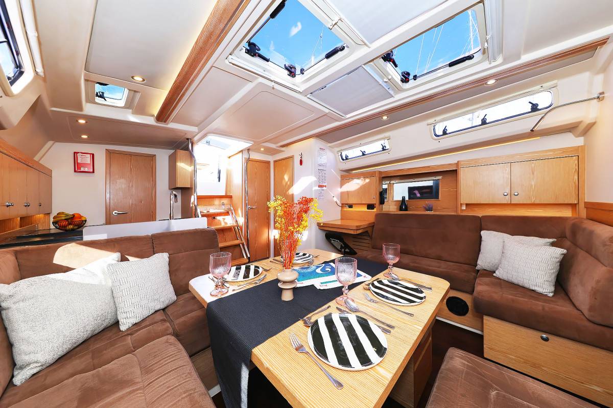 Hanse 455, Lorelei | Yacht Charter Croatia