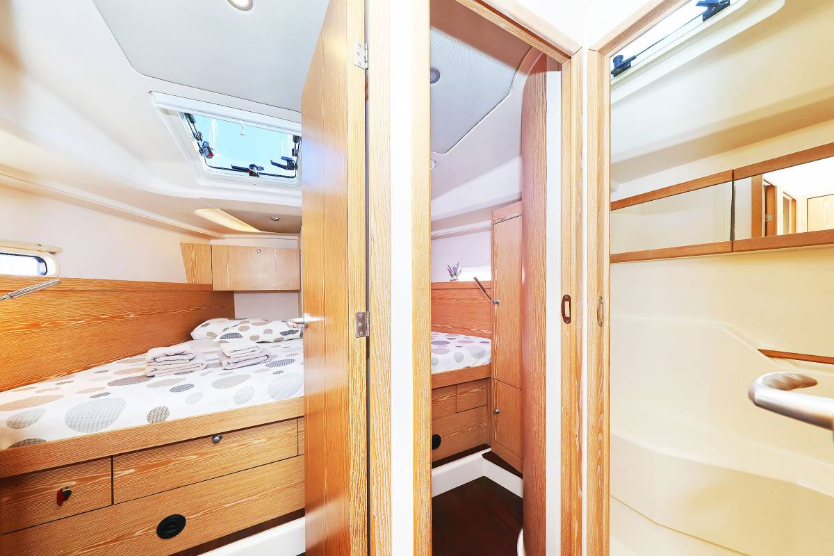 Hanse 455, Lorelei | Yacht Charter Croatia