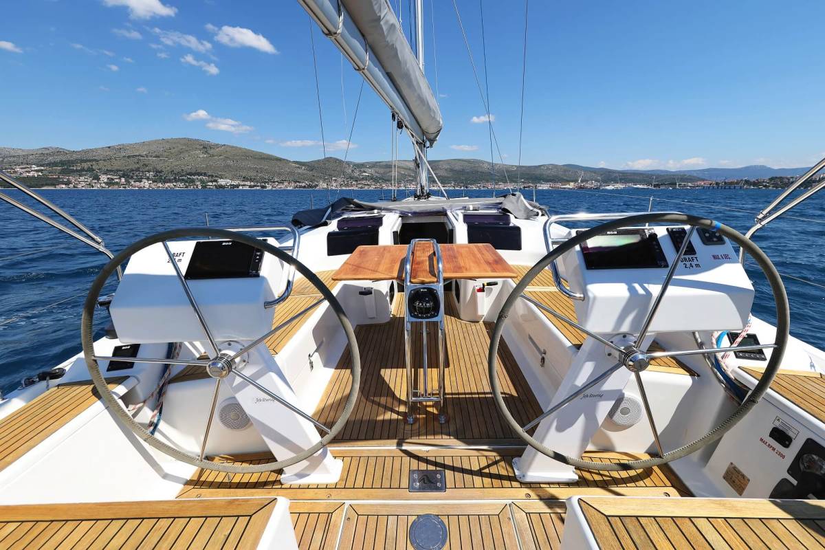 Hanse 455, Scarlett | Yacht Charter Croatia