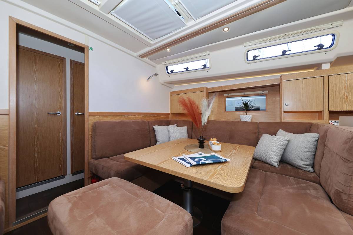 Hanse 455, Scarlett | Yacht Charter Croatia