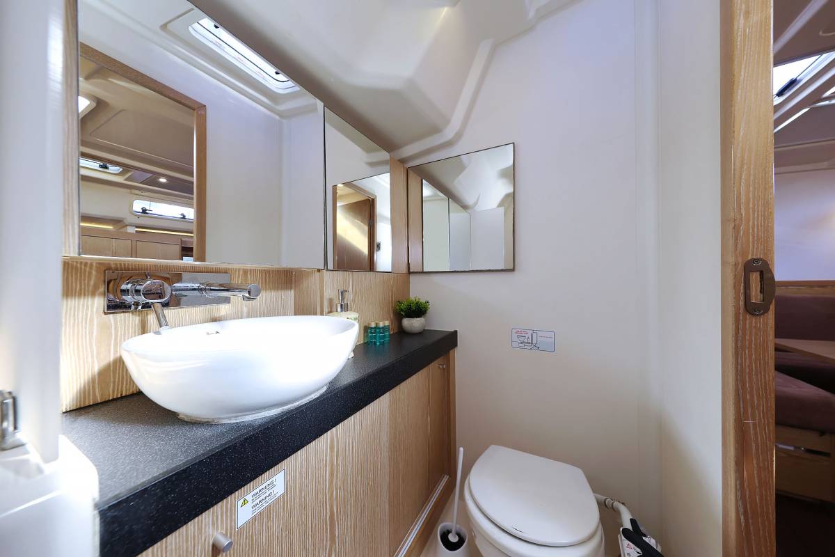 Hanse 455, Scarlett | Yacht Charter Croatia