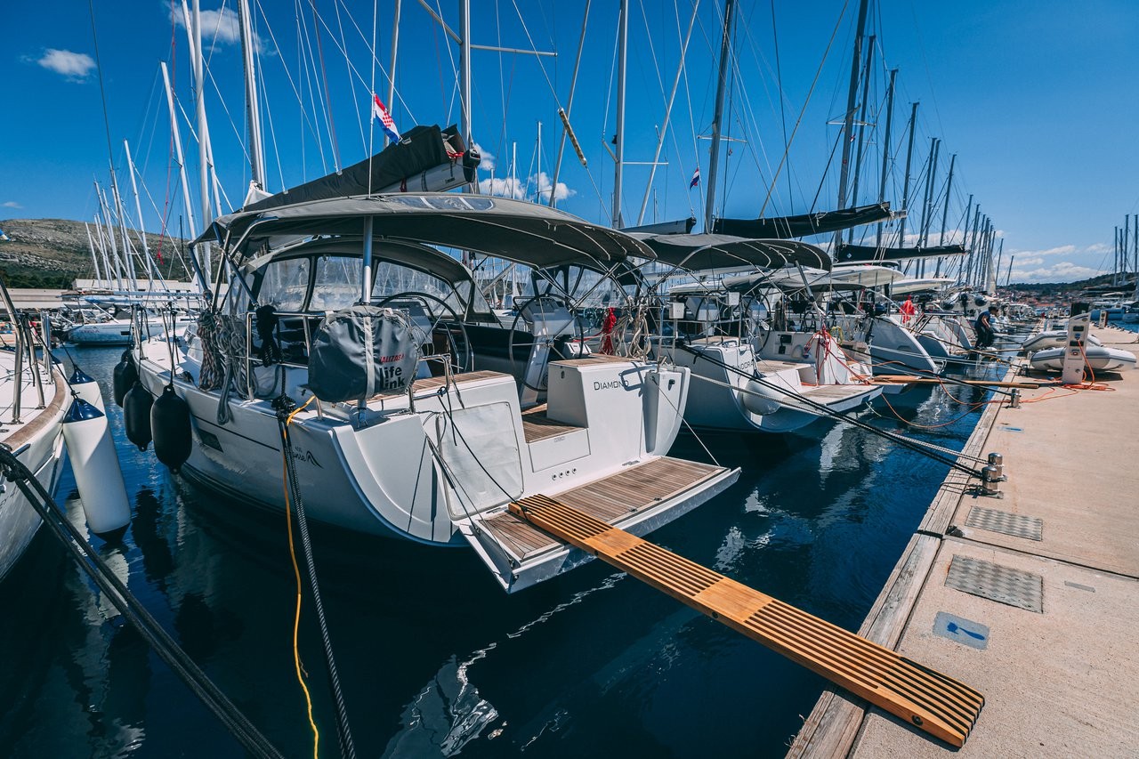 Hanse 455, Diamond | Yacht Charter Croatia