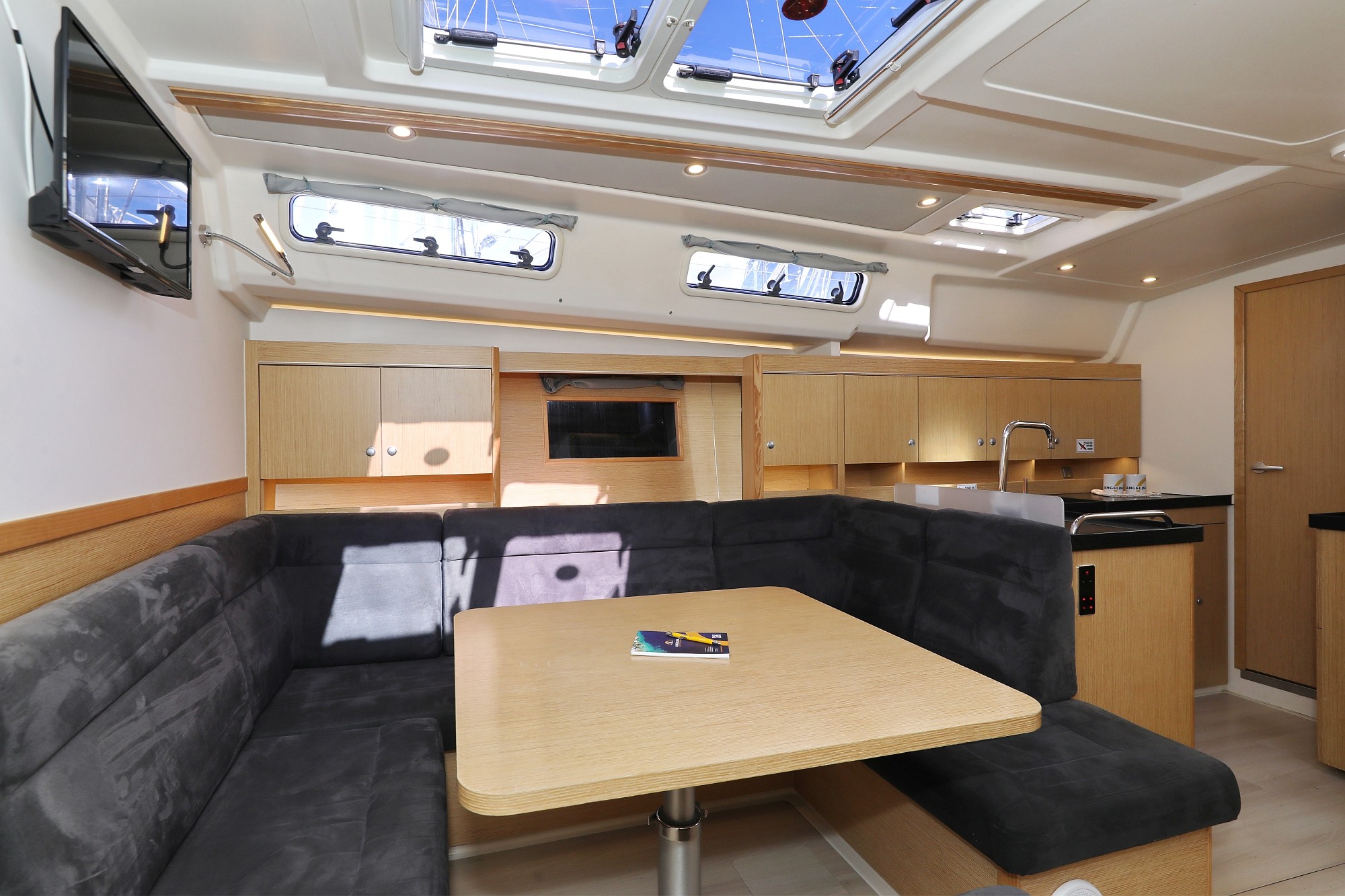 Hanse 455, Tine | Yacht Charter Croatia