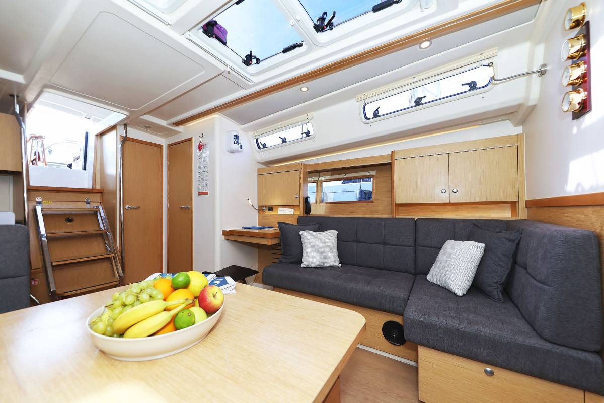 Hanse 455, Maxine II | Yacht Charter Croatia