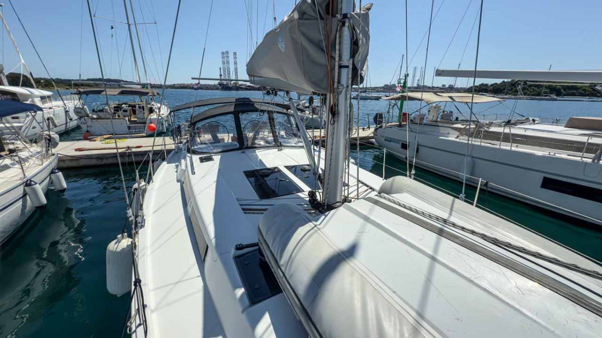 Hanse 455, Sea Legend | Yacht Charter Croatia