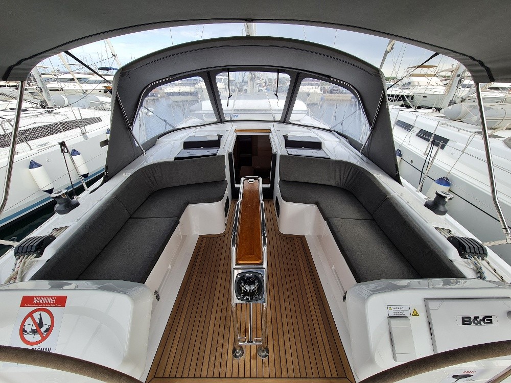 Hanse 458, Ariel | Yacht Charter Croatia
