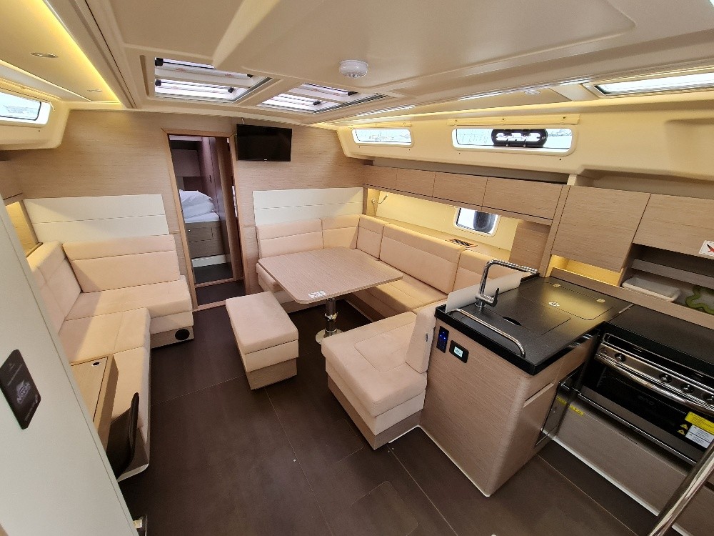 Hanse 458, Ariel | Yacht Charter Croatia