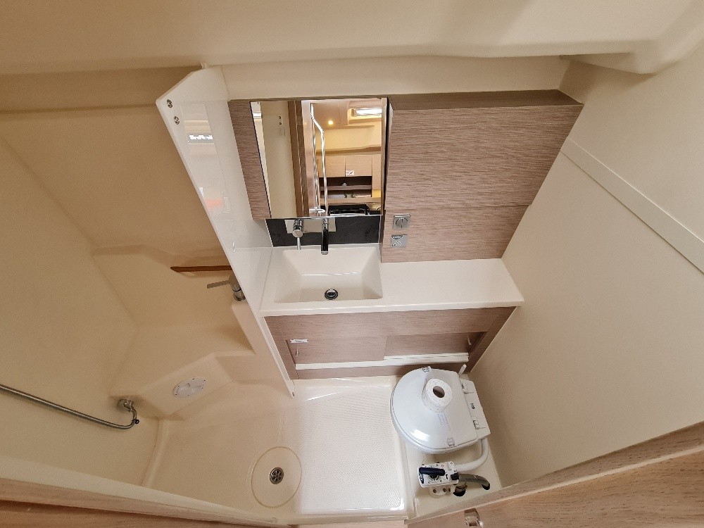 Hanse 458, Ariel | Yacht Charter Croatia