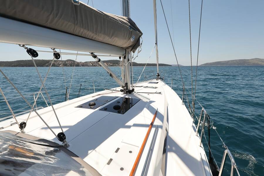Hanse 458, Big Blue | Yacht Charter Croatia