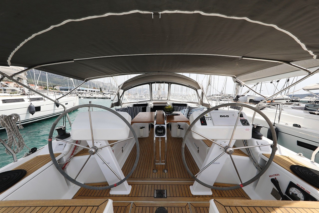 Hanse 458, Mika | Yacht Charter Croatia
