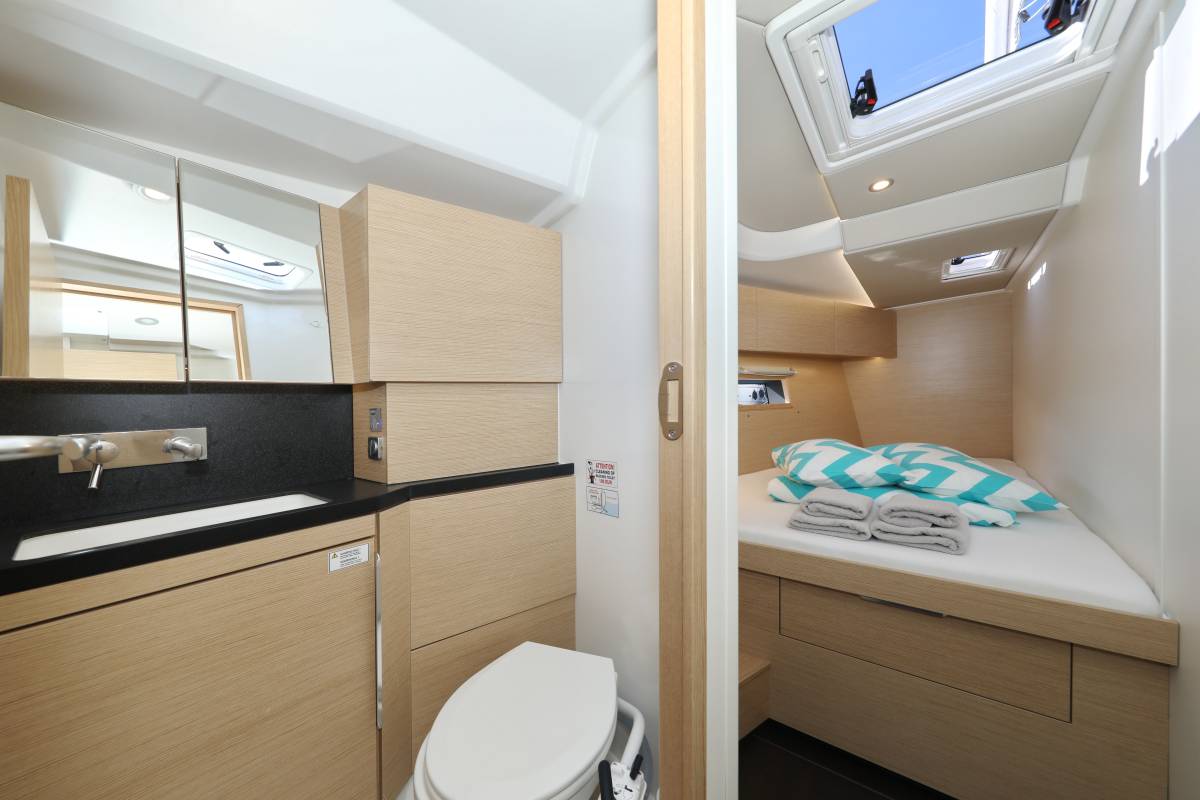 Hanse 460, Aventura | Yacht Charter Croatia