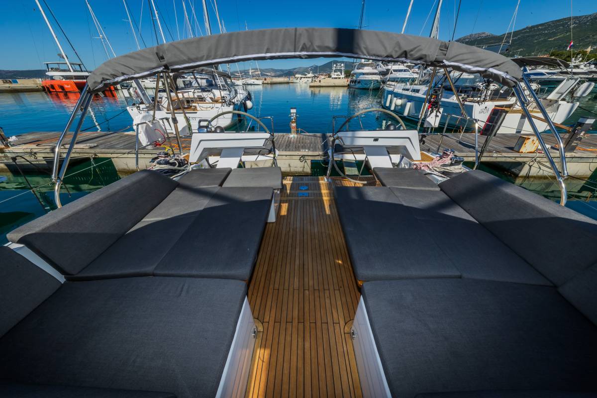 Hanse 460, Pisch | Yacht Charter Croatia