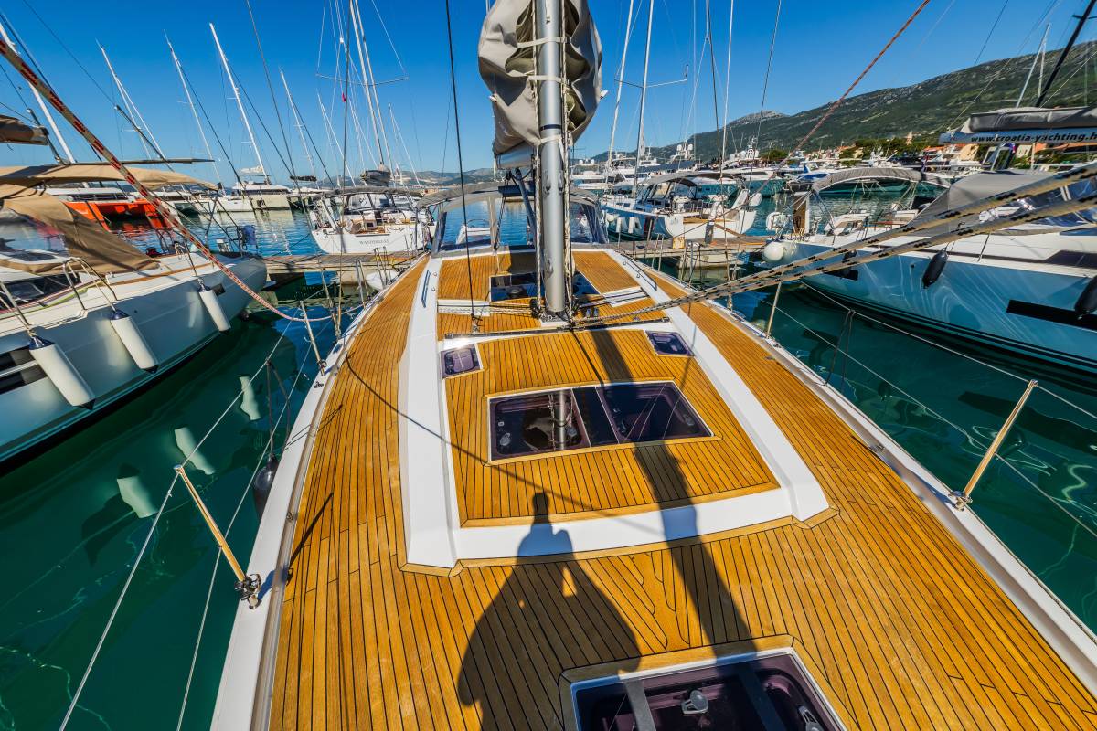 Hanse 460, Pisch | Yacht Charter Croatia