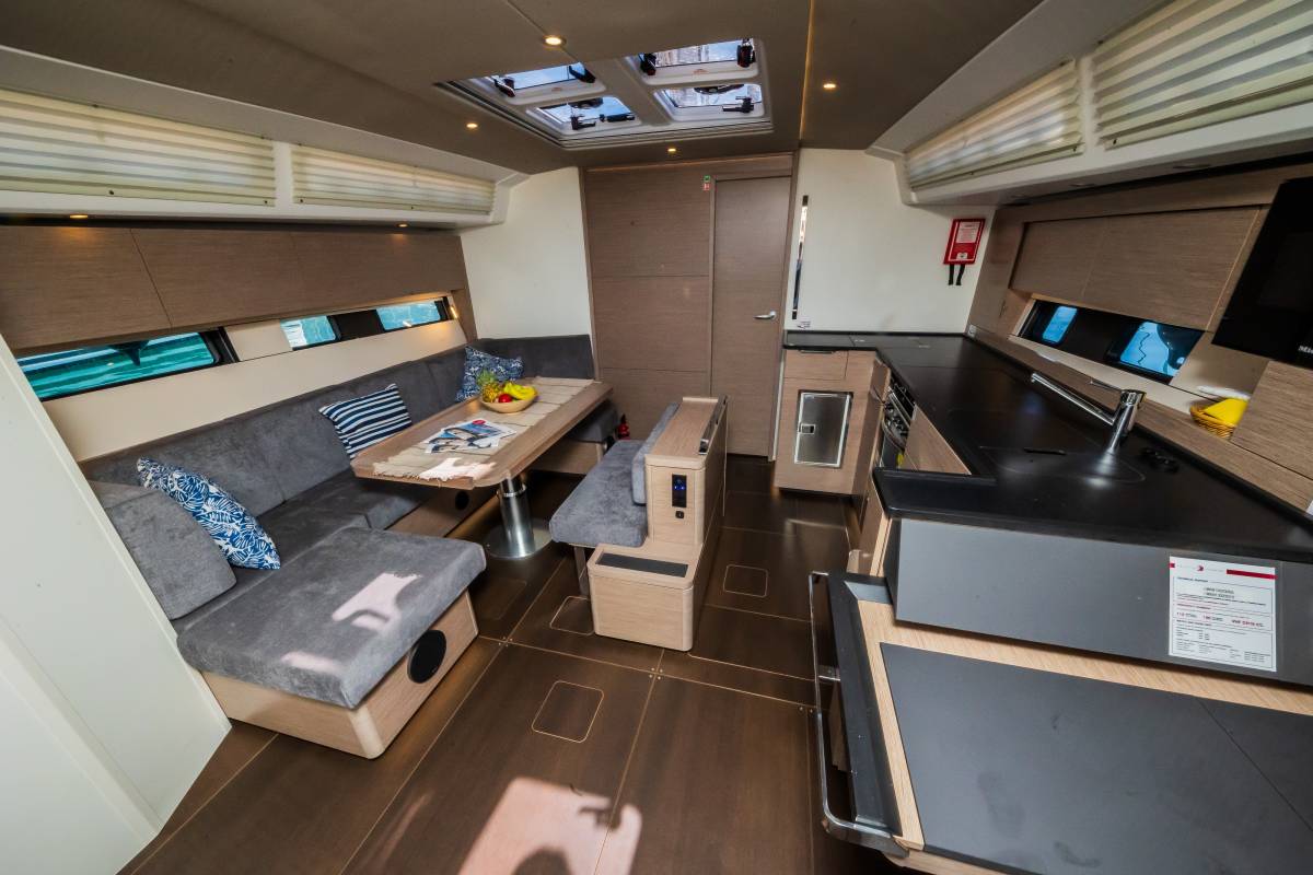 Hanse 460, Pisch | Yacht Charter Croatia