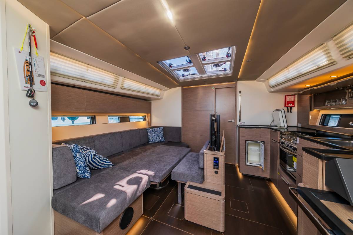 Hanse 460, Pisch | Yacht Charter Croatia