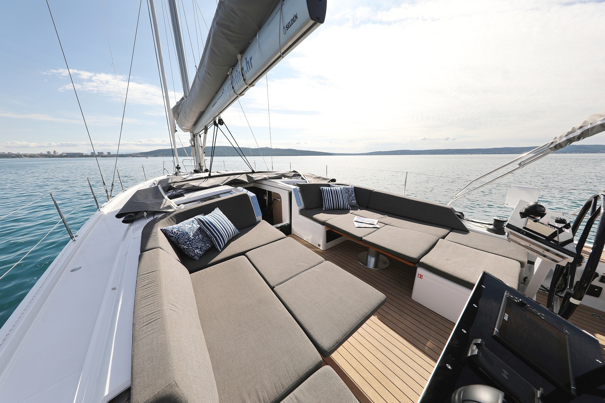 Hanse 460, Simply Relax | Yacht Charter Croatia