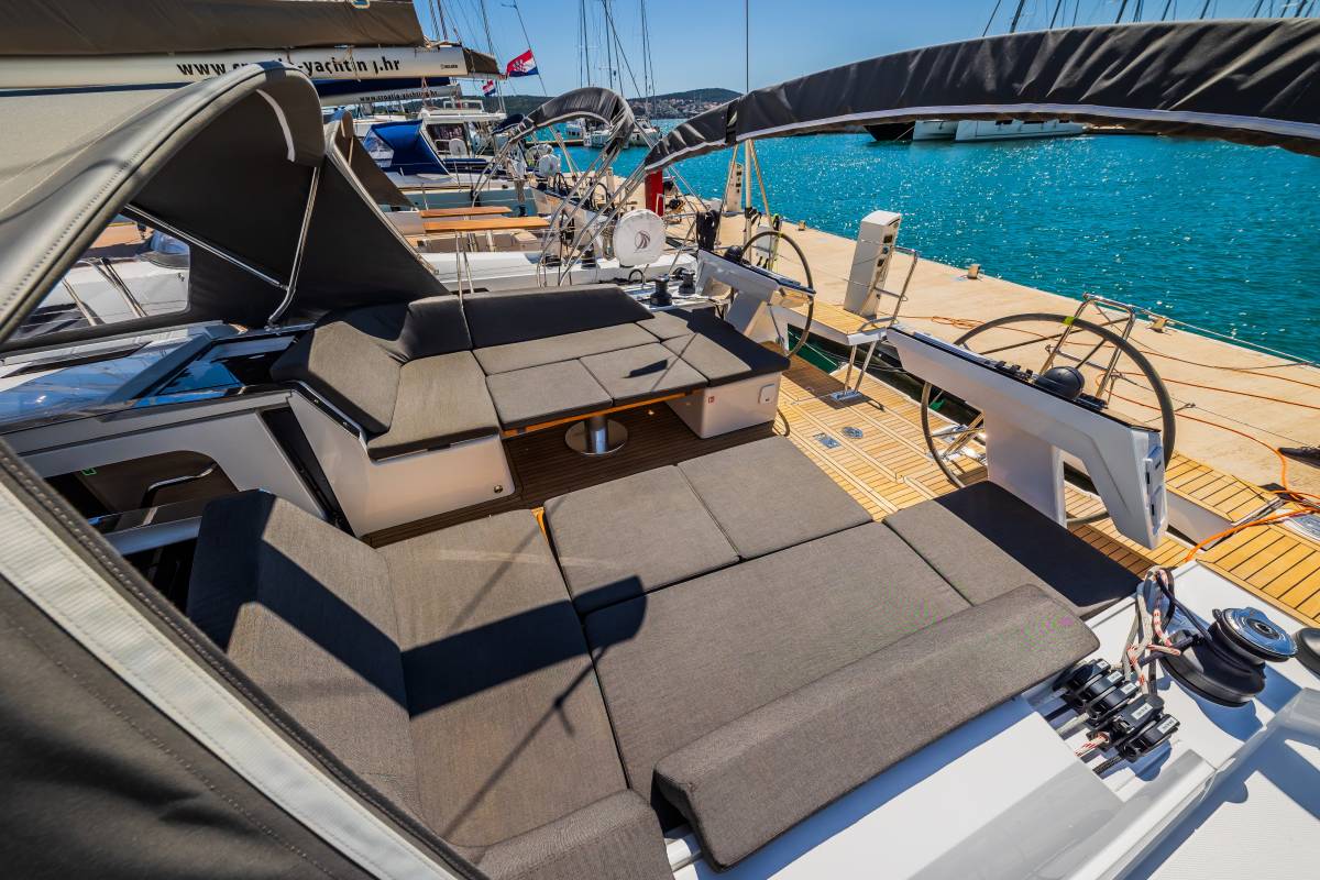 Hanse 460, Ilonka - OW | Yacht Charter Croatia